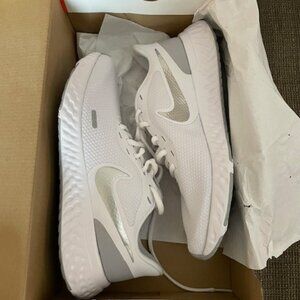 Women's Nike Revolution